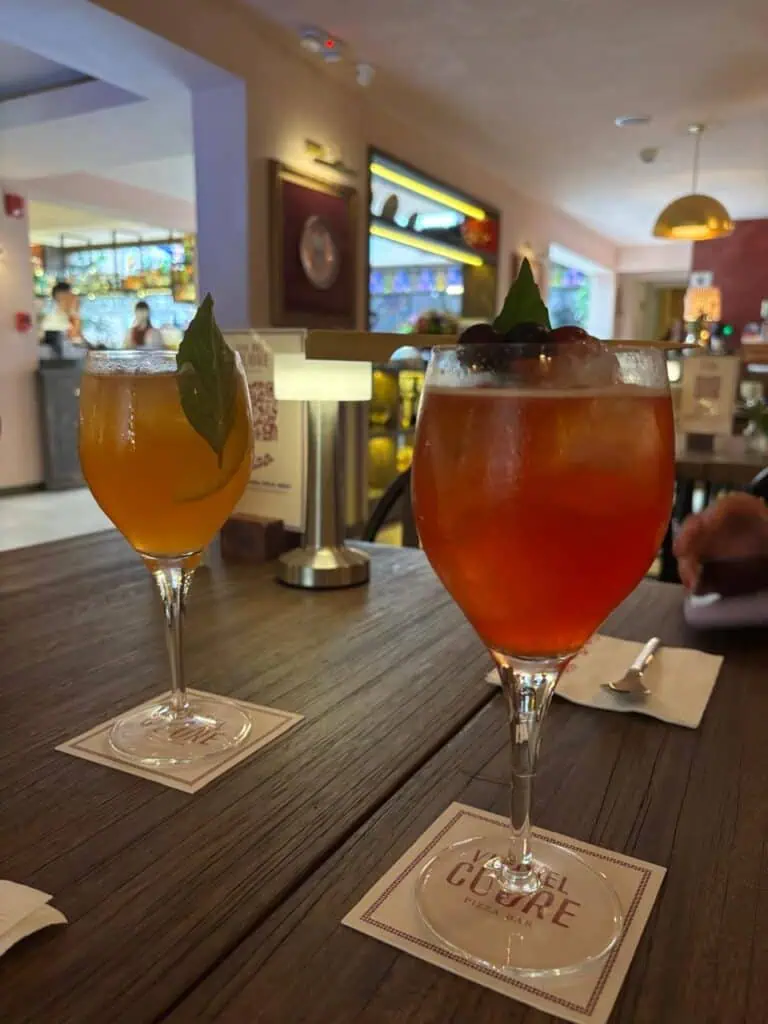 El restaurante italiano en Bogotá donde preparan la pasta desde cero: Estos son los precios Cócteles de autor Via del Cuore. Foto: Valora Analitik.