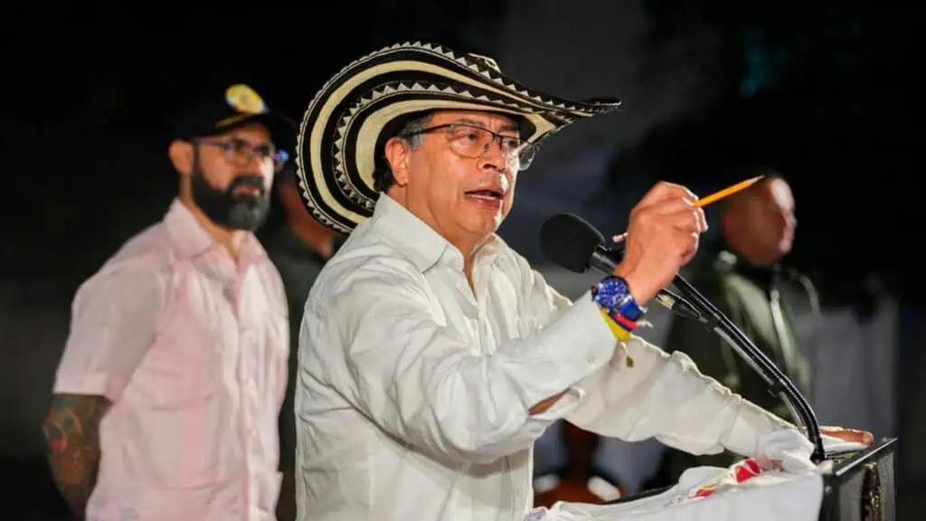 Gremios de energía en Colombia celebran pago de deudas del gobierno Petro energía en Colombia