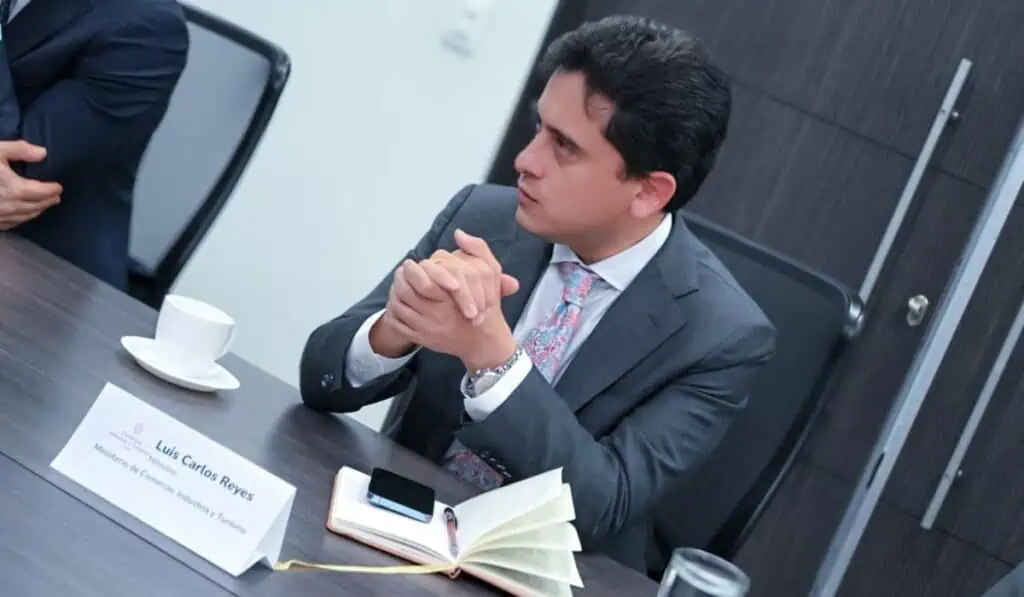 MinComercio denuncia presión de Roy Barreras para nombrar funcionarios en la DIAN de Buenaventura y Cali Luis Carlos Reyes ya no será candidato a la Presidencia