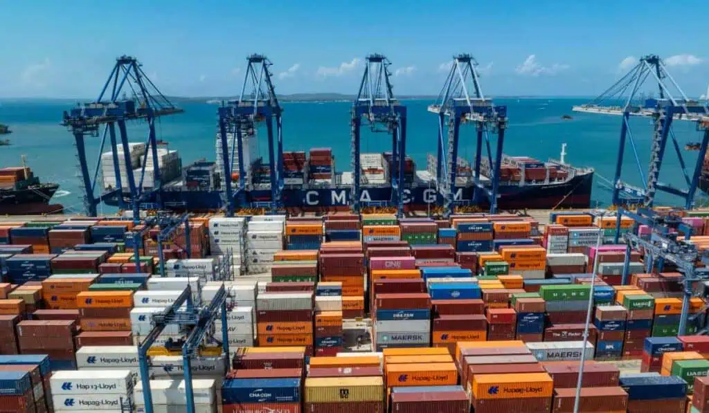 Puerto de Cartagena logró récord de contenedores movilizados en 2024 Importaciones colombianas