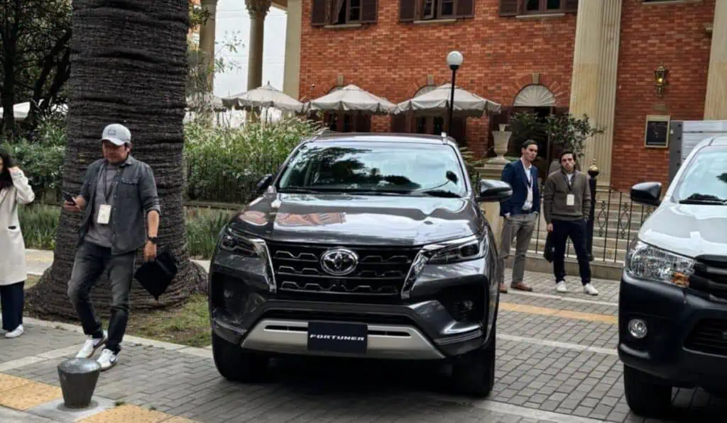 Así es la nueva Toyota Fortuner 2025: Su motor cambió de 2,4L a 2,8L diésel Fortuner 2,8L 2025.