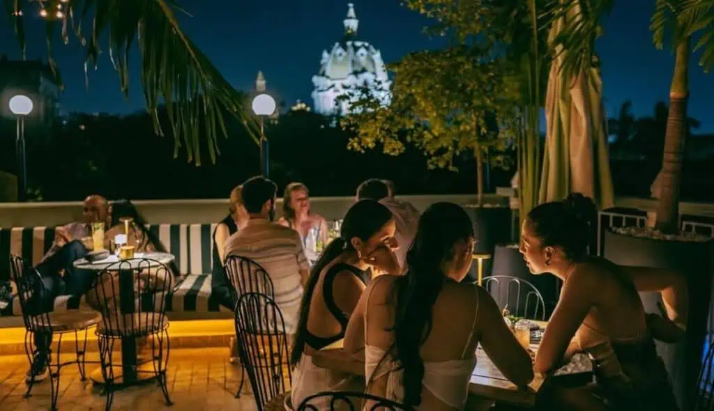 Entrevista | Bares en Colombia alertan por aumento del 48 % en precio del aguardiente Cartagena