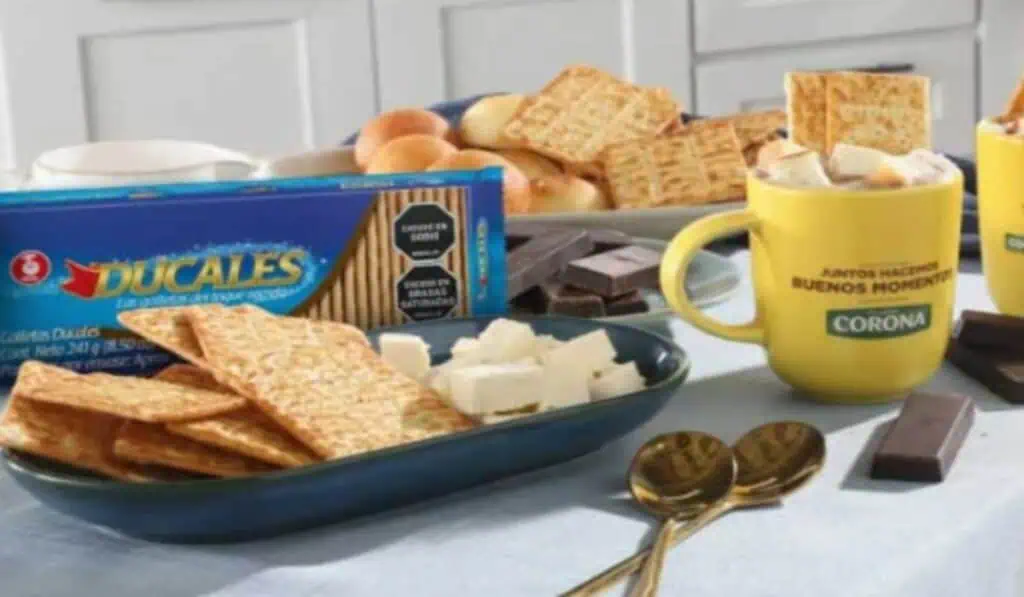 Más de 300 millones de Galletas Ducales y 3,1 millones de tazas Chocolate Corona se consumen en Colombia cada día Ducales y Corona El Migao está pegao