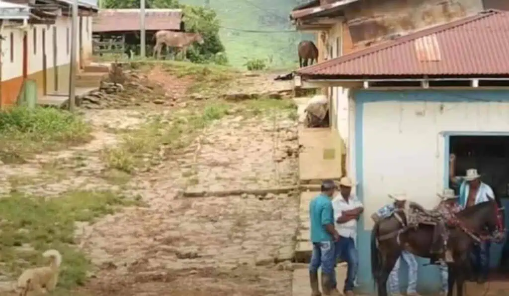 Gobernación de Antioquia confirmó entrega de estudios para construir vía El Aro tras 15 años de parálisis Entregan diseños para construcción de vía El Aro