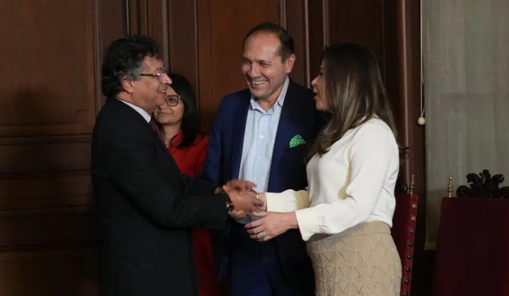 Se rompe la Alianza Verde: sector independiente pide escisión tras diferencias con ala petrista Gustavo Petro Antonio Sanguino y María Fernanda Rojas
