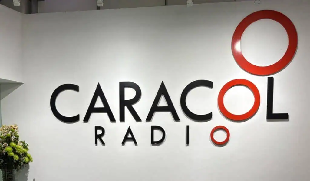 Los medios de comunicación en Colombia que más ganaron y perdieron en 2024: hubo sorpresas Logo de Caracol Radio