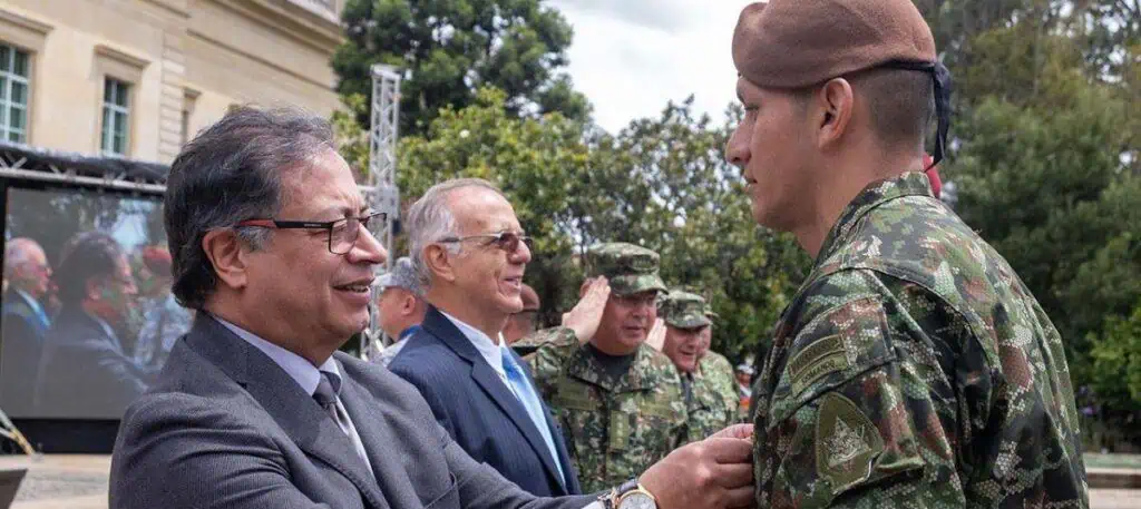 Presidente Petro nombra al general Pedro Sánchez como nuevo ministro de Defensa Pedro Sánchez, nuevo ministro de Defensa