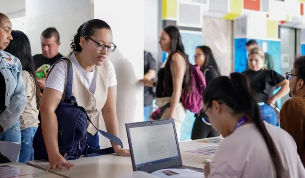 Así puede hacer que su contrato fijo en Colombia pase a ser indefinido Empleo en Colombia