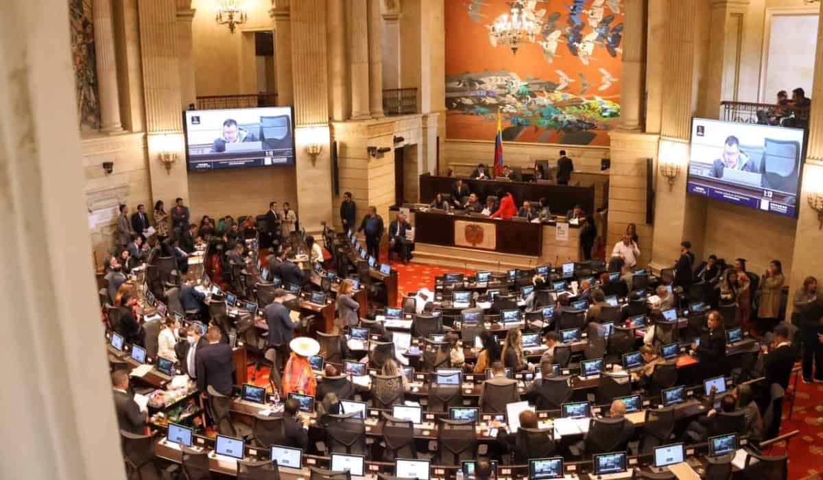 Avanza el debate de la reforma a la salud en sesiones extras del Congreso