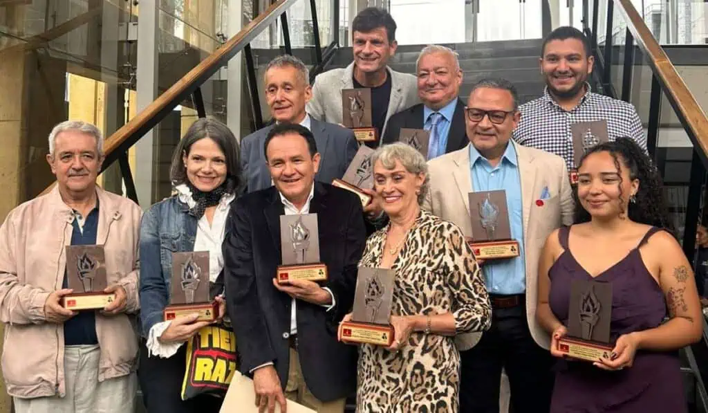 Valora Analitik gana premio de periodismo del Club de la Prensa de Medellín en la categoría de medio digital Valora Analitik gana premio de periodismo del Club de la Prensa de Medellín en la categoría de medio digital