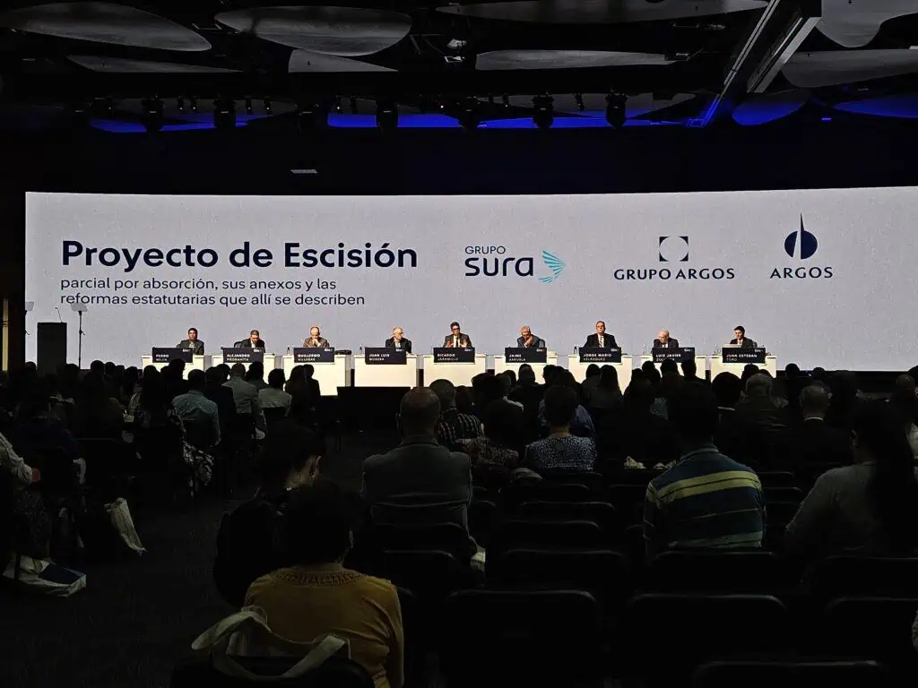 Grupo Sura cumple 80 años en medio de la escisión, que fue aprobada por los accionistas en Asamblea Aprobación del proyecto de escisión en la Asamblea de Grupo Sura