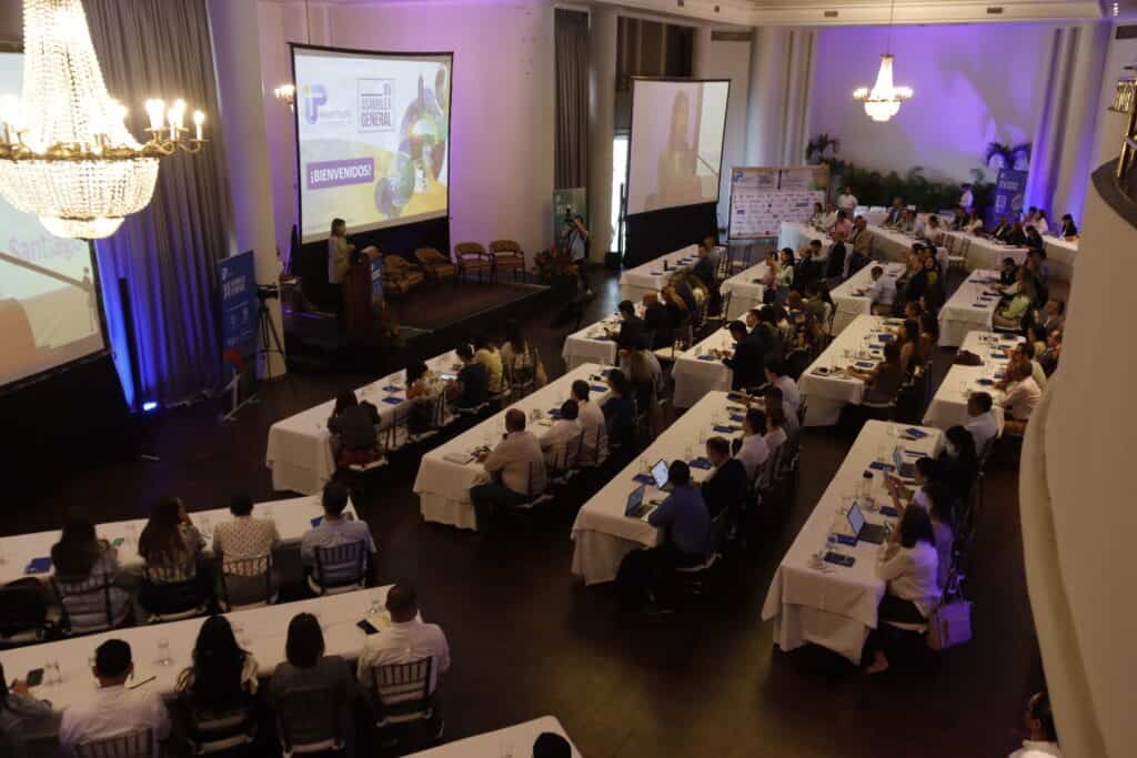 Asamblea general de Invest Pacific en 2025. 