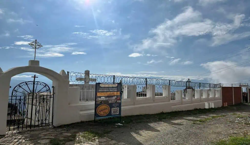 Aris Mining y autoridades locales entregaron tres obras de infraestructura en San Juan Cementerio San Juan Aris Mining