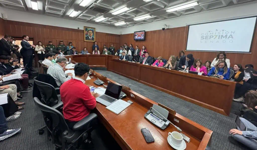Consejo Gremial dice que apoyará debate de la reforma laboral en el Congreso Discusión de la reforma laboral en Comisión Séptima