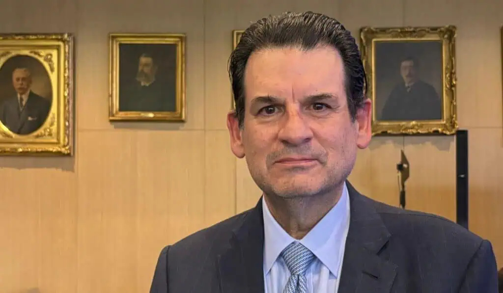 Luis Carlos Sarmiento ve situación compleja para las pequeñas empresas por la reforma laboral Luis Carlos Sarmiento Gutiérrez