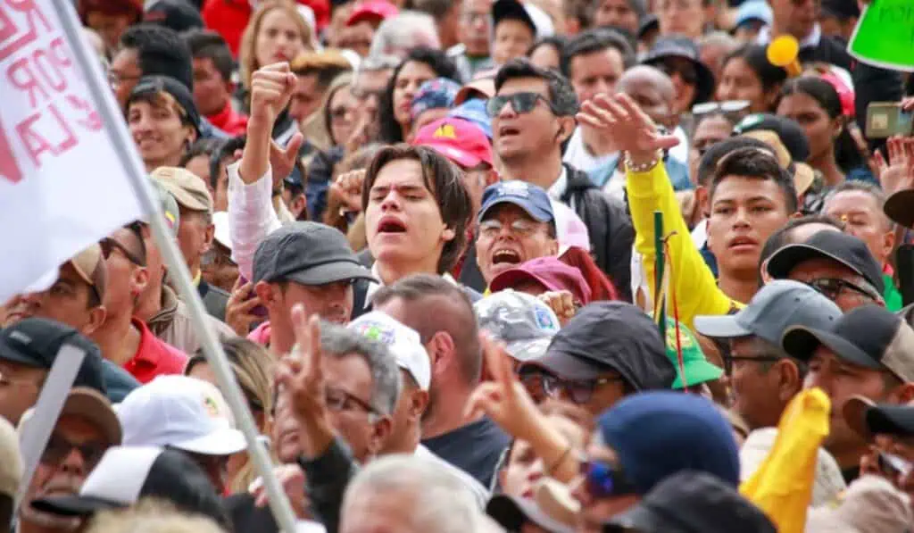 Definen días de marchas tras el hundimiento de la consulta popular paro nacional