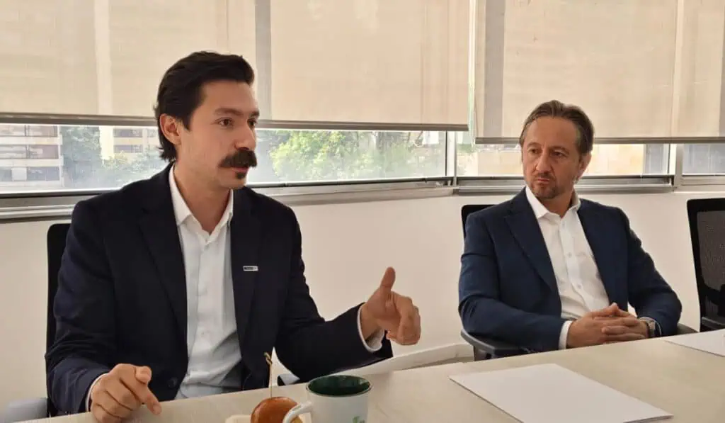 MejorCDT y Credifamilia anuncian alianza para ofrecer CDT de mayor rentabilidad en plazos más largos Carlos "Charlie" Correa, CEO de MejorCDT y Luis Eduardo Cuéllar, presidente de Credifamilia