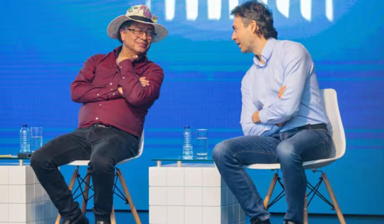 Presidente Gustavo Petro junto a Daniel Quintero, exalcalde de Medellínl (1)
