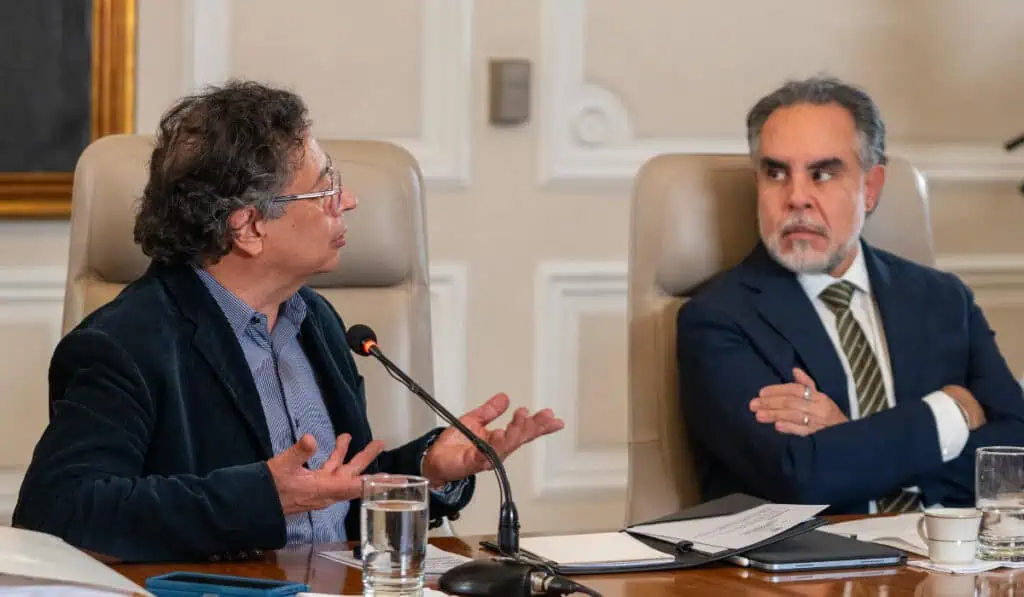 Gobierno lanza plataforma para que ciudadanos propongan preguntas de la consulta popular Presidente Gustavo Petro y ministro del Interior, Armando Benedetti