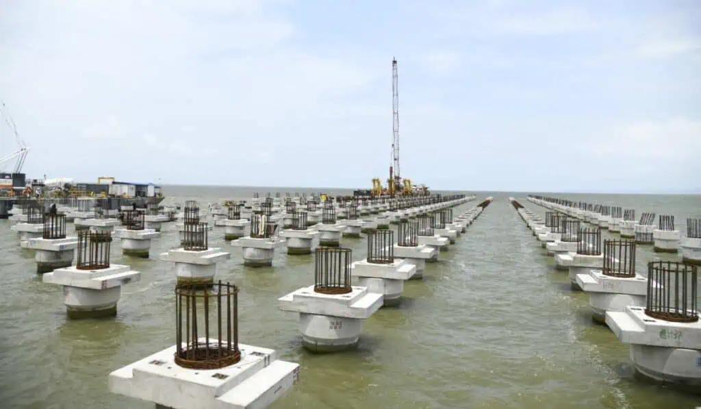 Megaproyecto Puerto Antioquia logró un paso clave para entrar en operación en 2025 PIlotes Puerto Antioquia