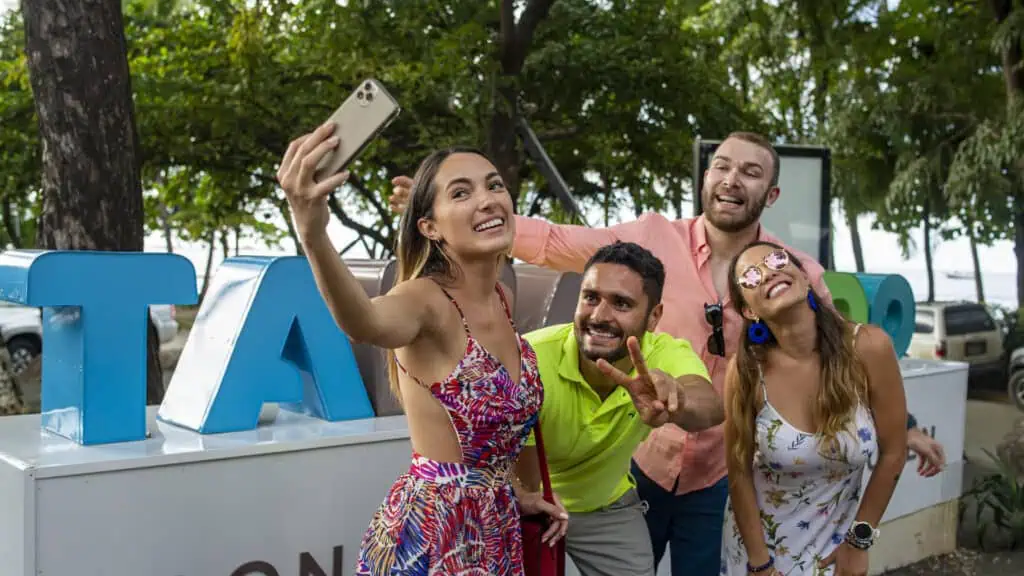Costa Rica sigue aumentando su llegada de turistas y aspira a los 2,9 millones en 2027 Tamarindo, pueblo en Costa Rica. Foto: cortesía ICT.