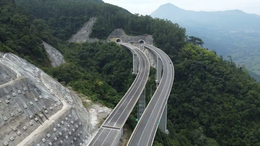Inauguran tramo estratégico de la Autopista Conexión Pacífico 1 tramo estratégico de la Autopista Conexión Pacífico1.