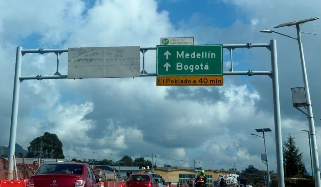 Los megaproyectos cerca a Bogotá y Medellín que se les terminan sus contratos en 2026 Vía Medellín Bogotá en concesión Devimed