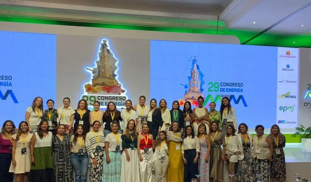 Sólo 32% de la fuerza laboral del sector de energías renovables son mujeres Sólo 32% de la fuerza laboral del sector de energías renovables son mujeres