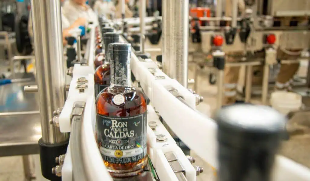 Entrevista | Industria Licorera de Caldas eleva proyección de ventas tras decisión sobre Aguardiente Amarillo; llegaría a Asia en 2025 Industria Licorera de Caldas