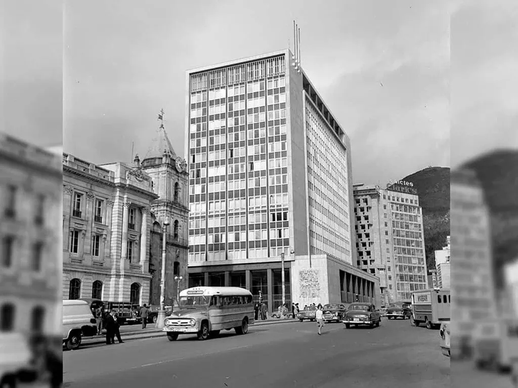 100 años del Banco de la República de Colombia BANCO-REP.jpg