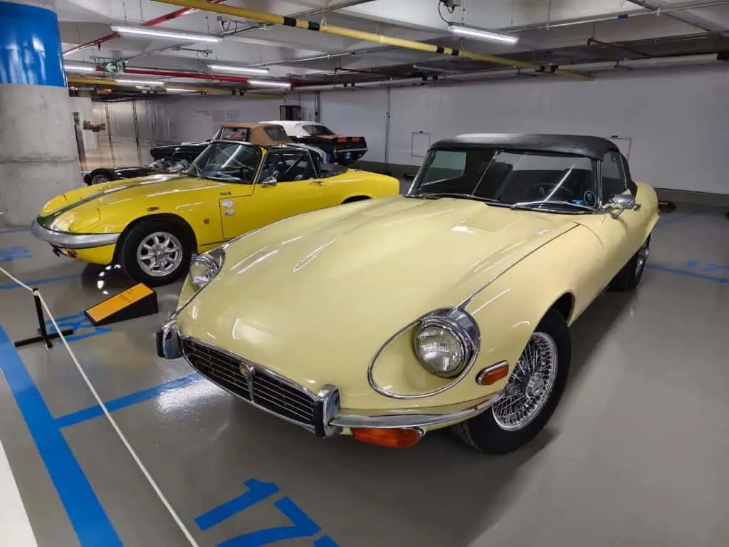 Nueva exposición de carros antiguos en Bogotá: Este es el valor de la entrada Vehículos en la exposición CAR. Foto: Valora Analitik.