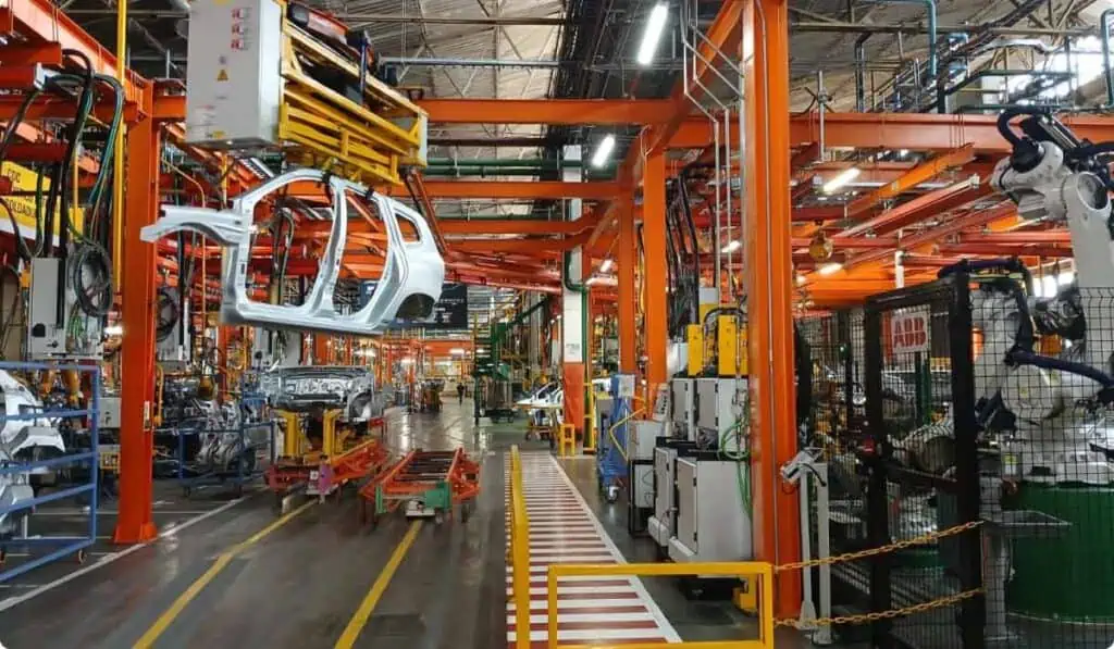 Grupo Renault apunta a plan para aumentar inversiones y nuevas tecnologías en ensambladora de Envigado Renault. Imagen: Renault Sofasa ensambla Kwid en Colombia