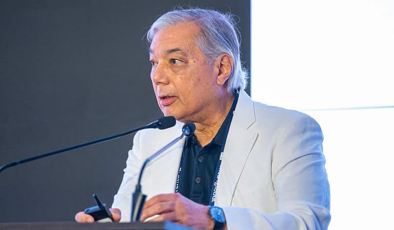 César Ferrari, superintendente financiero