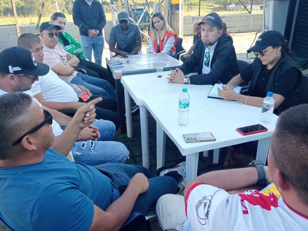 Comunidad e Invías