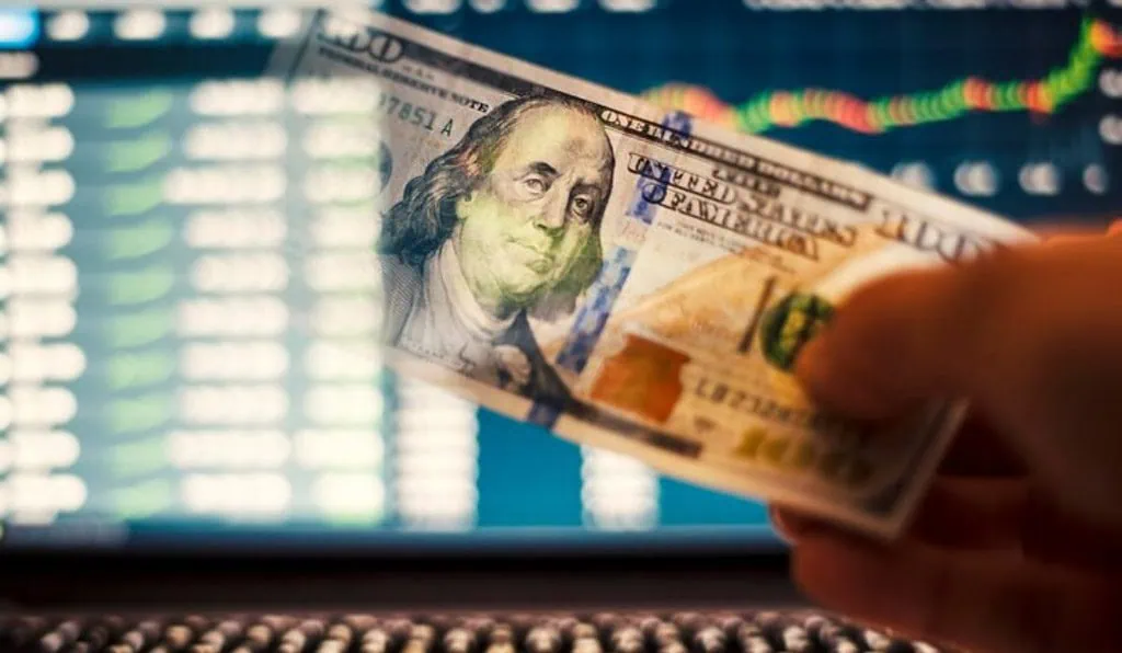 Dólar en Colombia rompe el soporte de $3.700 y toca mínimos de dos semanas; deuda pública se desvaloriza con fuerza Dólar en Colombia
