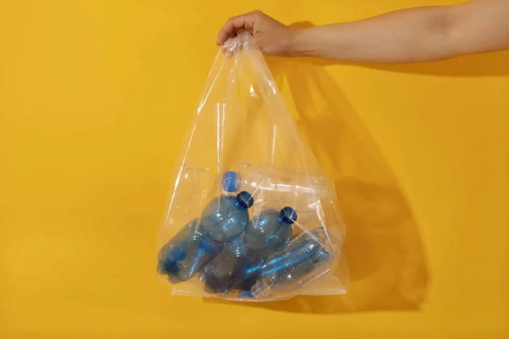 Empaques Transparentes recibe certificación de la ANLA para bolsas plásticas 100 % recicladas Empaques transparentes