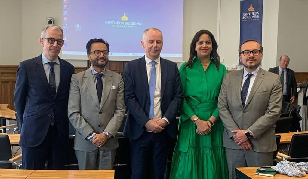 El evento fue convocado por Ramilka Taveras, Víctor Manuel Bernal (socio de Taveras Partners International), Grenfieth Sierra, y los profesores Capitant y Sébastien Manciaux