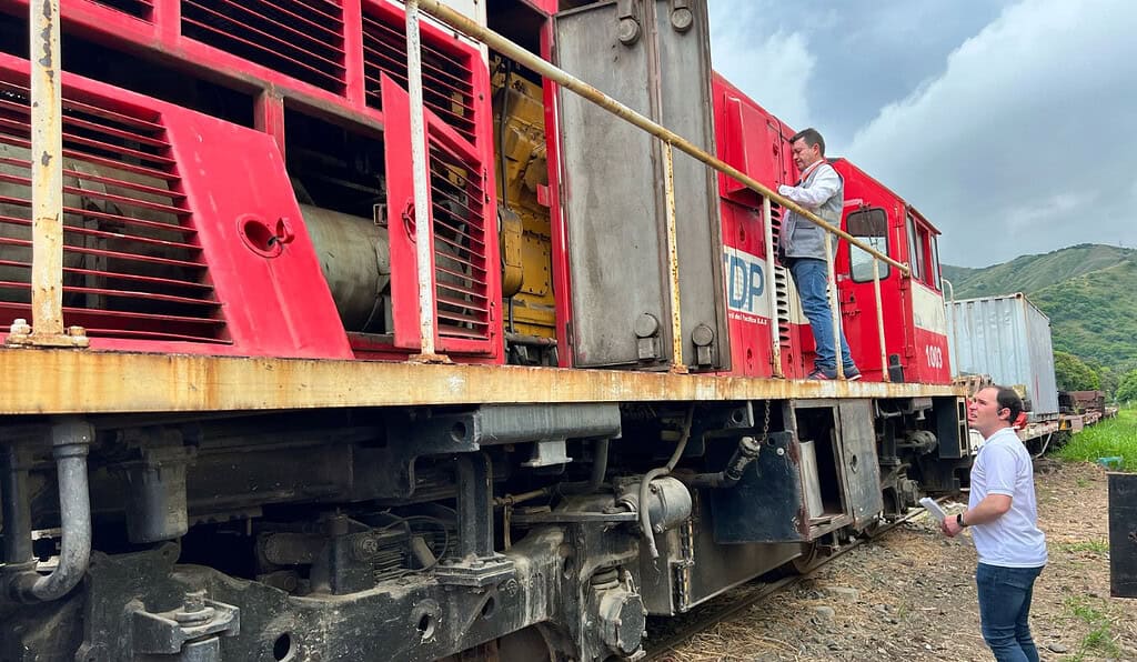 Ferrocarril del Pacífico devuelve a la Nación cuatro locomotoras