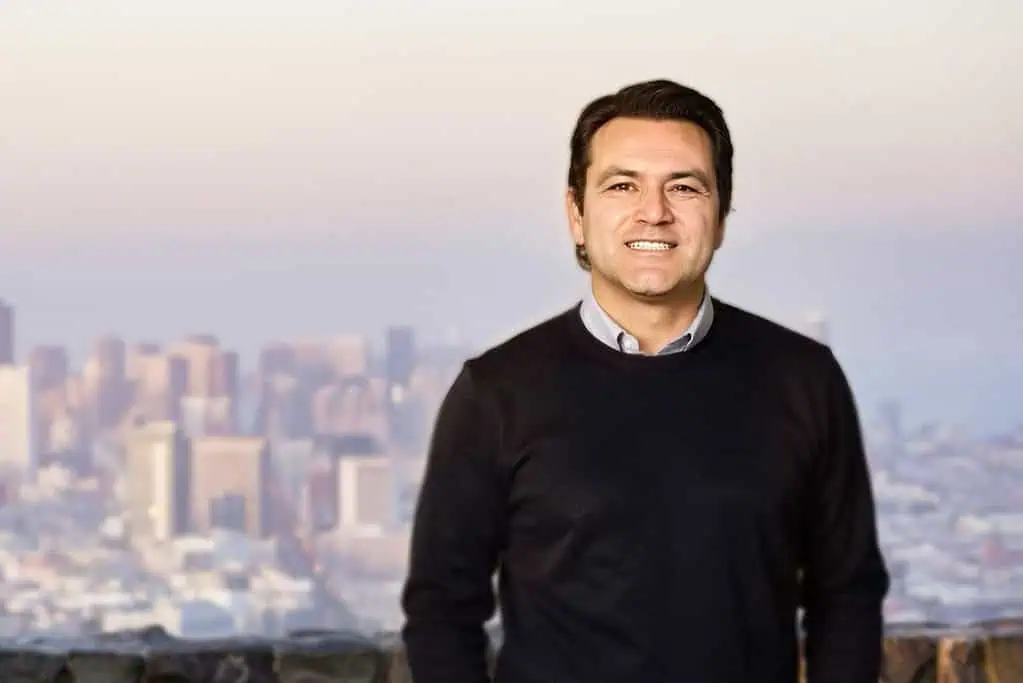 Empresa de tecnología colombiana desarrolló su propio algoritmo de IA: frena el fraude financiero en cinco países José Javier Prada, fundador de Become Digital