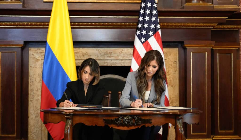 Ministra de Relaciones Exteriores, Laura Sarabia}