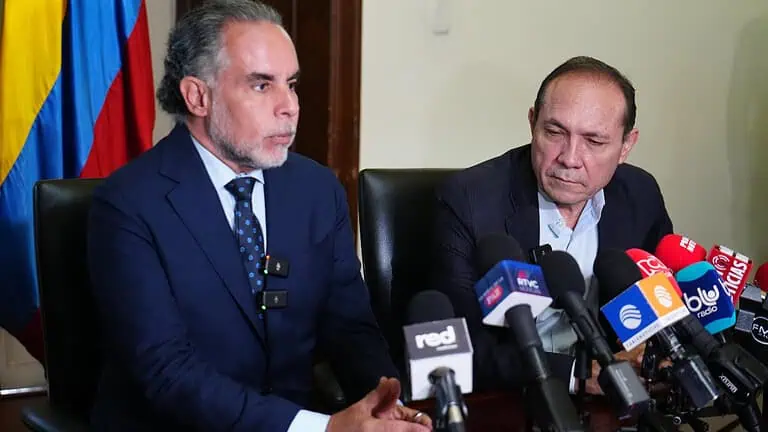 Ministro del Interior, Armando Benedetti y ministro de Trabajo, Antonio Sanguino