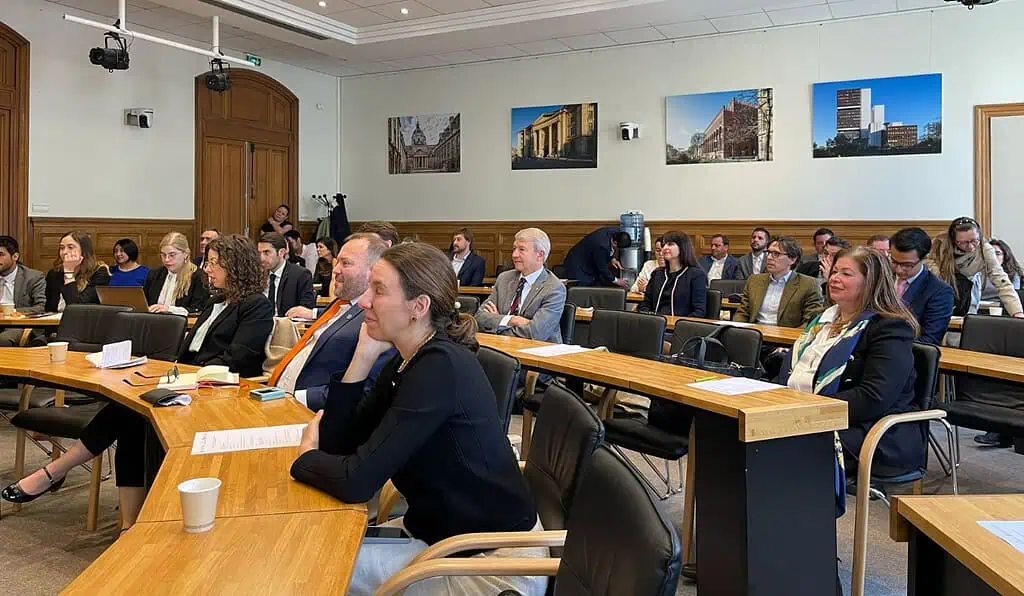 Paris Arbitration Week reunió a expertos para discutir los límites del arbitraje internacional Ramilka Taveras, Víctor Manuel Bernal, Grenfieth Sierra (socios de Taveras Partners International)