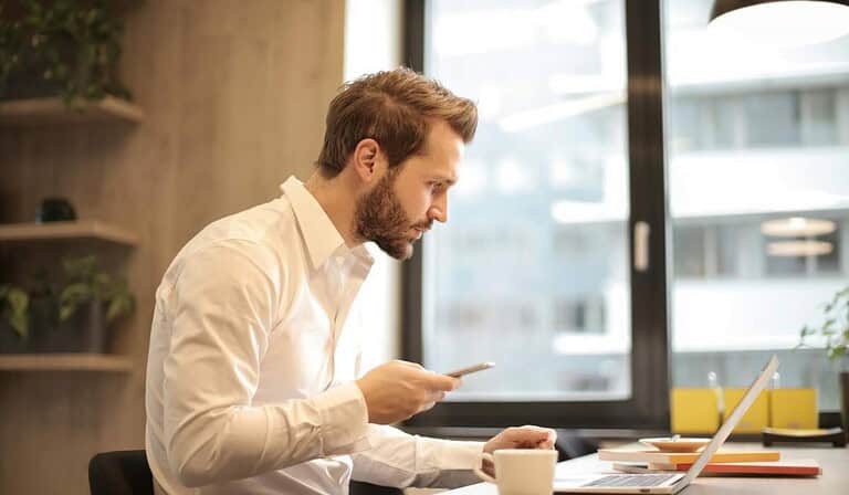 Subastas de artículos empresariales que puede generar beneficio económico a empresarios