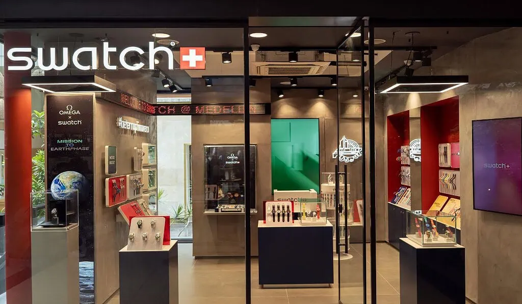 Swatch, en colaboración con Omega, presentó a MoonSwatch: estas con sus características Tienda Swatch