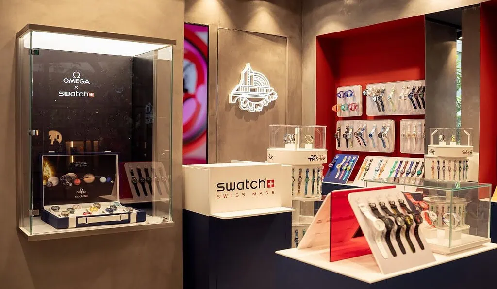 Swatch, en colaboración con Omega, presentó a MoonSwatch: estas con sus características Swatch x Omega