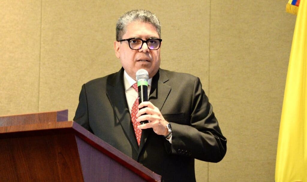 Contraloría pide poner la lupa en esquema de subsidios de energía, gas y combustibles en Colombia