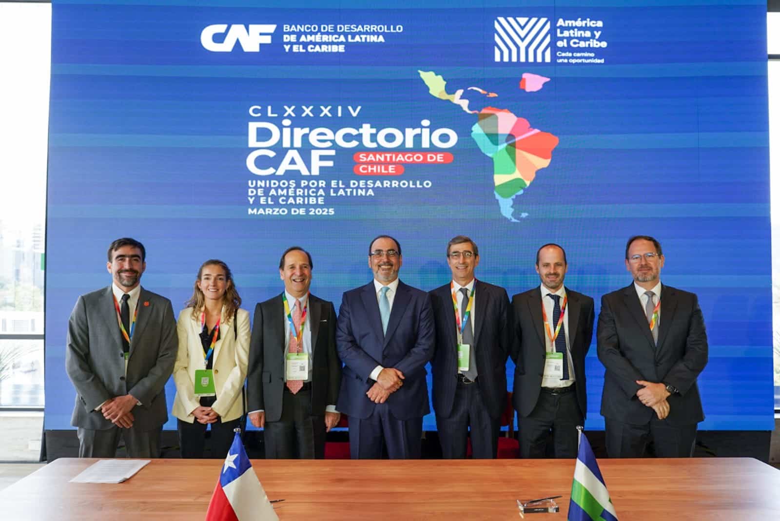 CAF aprobó tres líneas de crédito por más de US$740 millones para Colombia