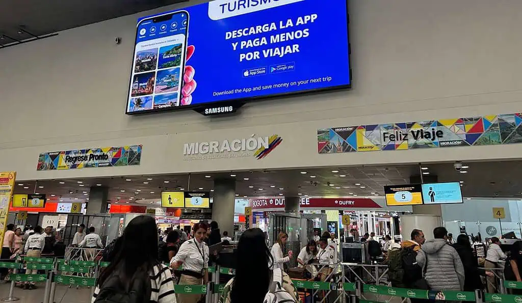 Transporte aéreo de pasajeros repuntó a agosto en Colombia pasajeros