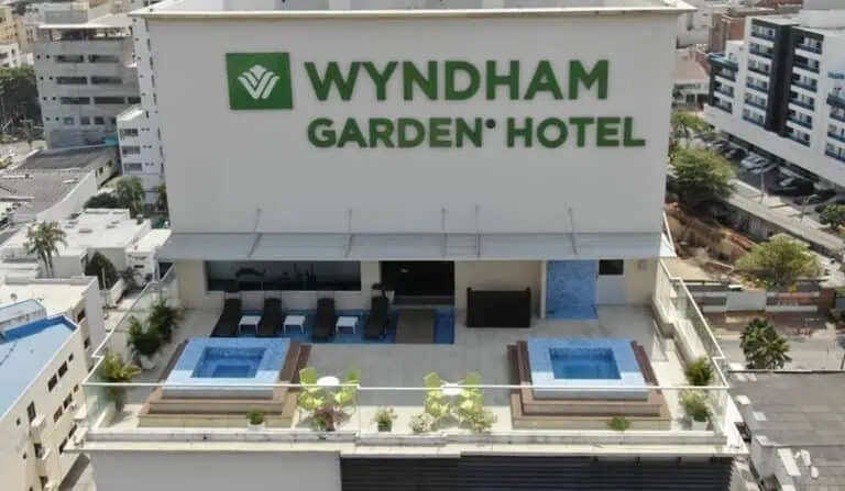 terraza Wyndham Garden Barranquilla