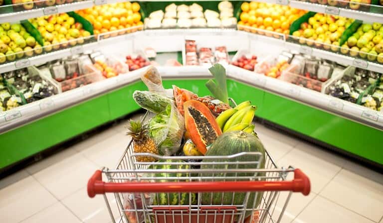 El 89 % de los hogares en esta condición económica ya ha incorporado alimentos saludables a su dieta.